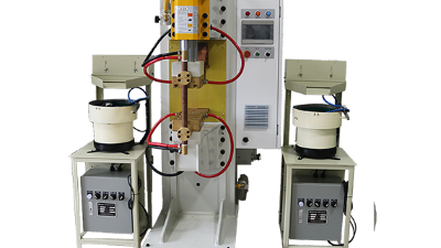 汽車行業(yè)在凸焊螺母時(shí)為何要使用螺母自動(dòng)輸送機(jī)