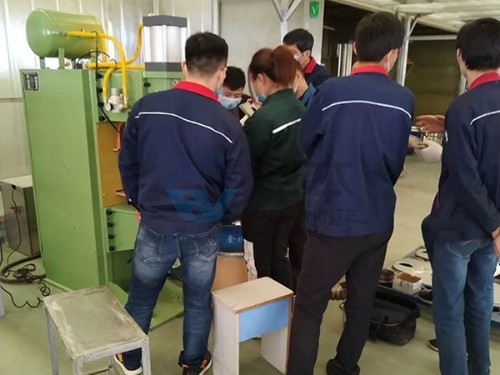 聊城客戶公司安裝調試焊本中頻點焊機