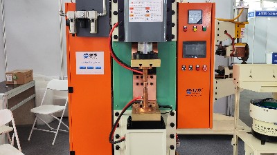 電容儲(chǔ)能式點(diǎn)焊機(jī)|青島焊本