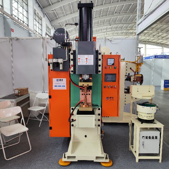 電容儲(chǔ)能式點(diǎn)焊機(jī)